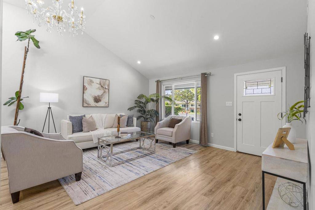 Sunnyvale, CA 94085,148 W Maude AVE