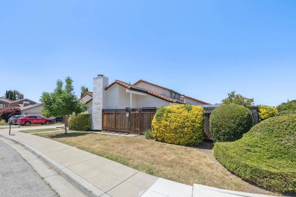Milpitas, CA 95035,1009 Courtland AVE