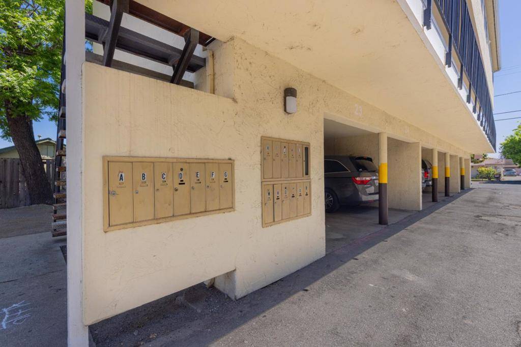 Salinas, CA 93905,75 N Hebbron AVE