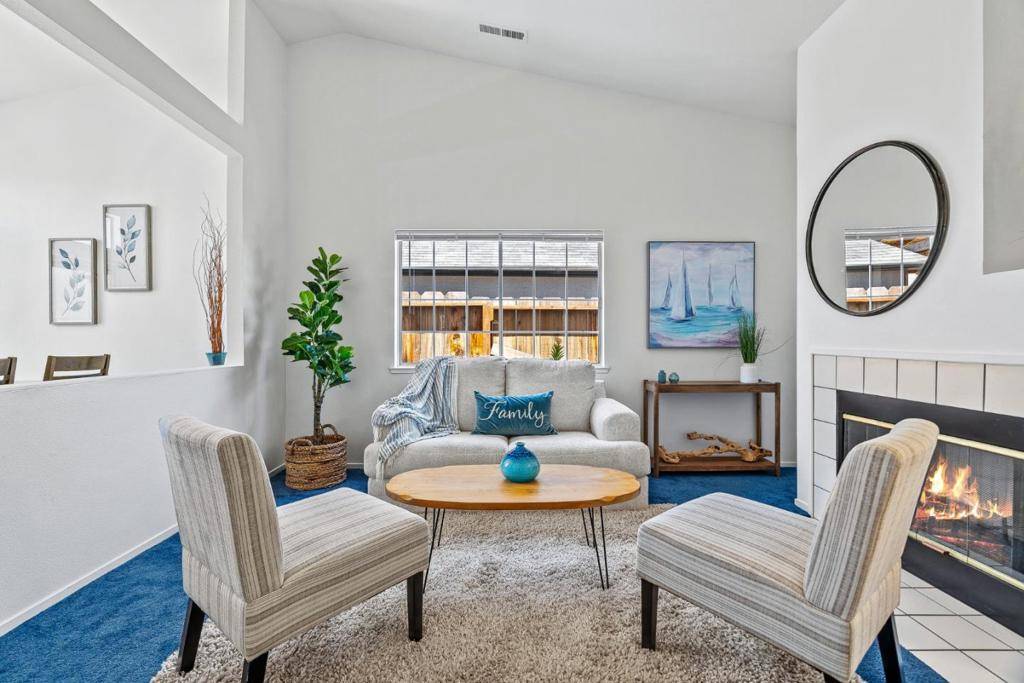 Salinas, CA 93905,910 Cortina WAY