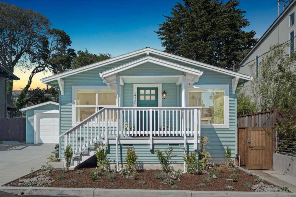 Aptos, CA 95003,430 Hillcrest DR