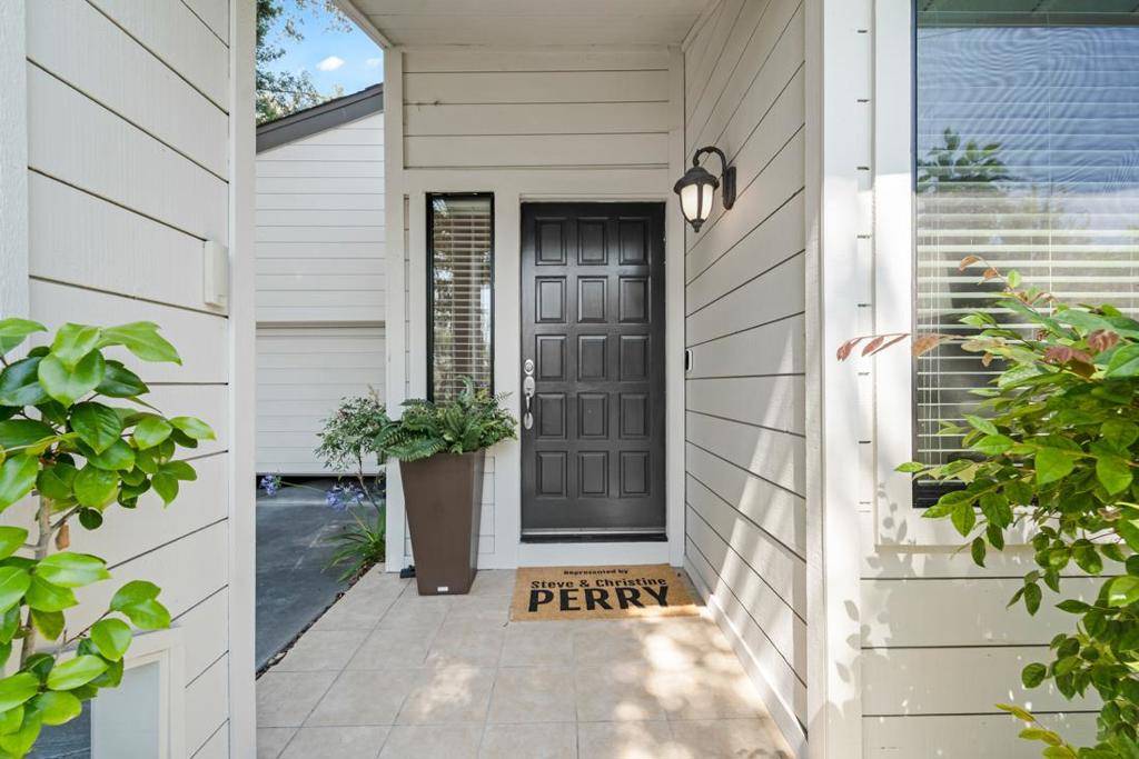 Los Gatos, CA 95032,419 Clearview DR