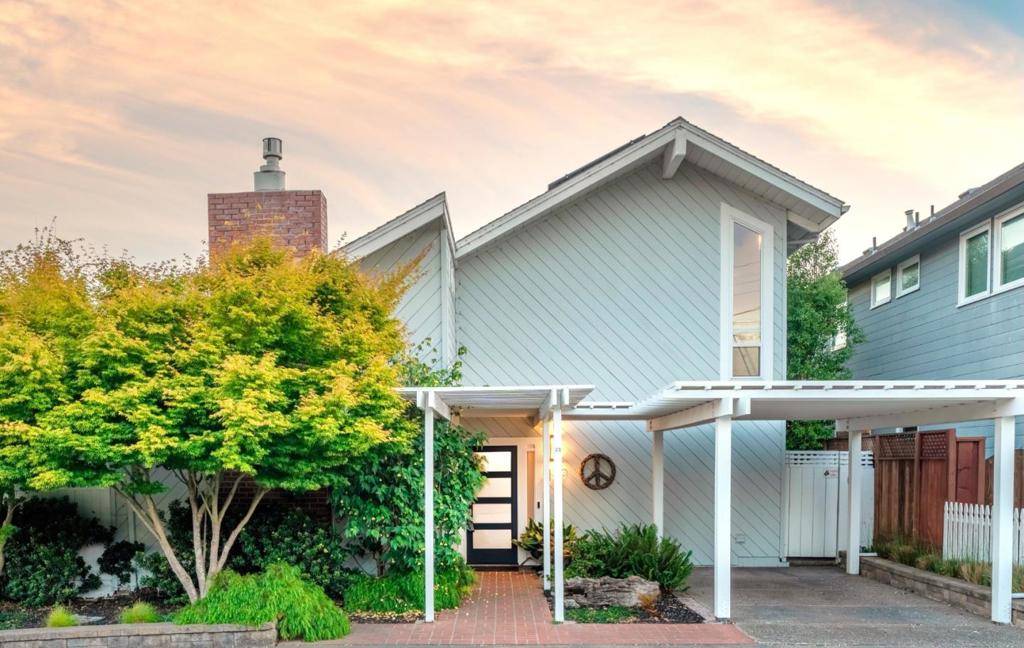 Aptos, CA 95003,129 Santa Cruz AVE