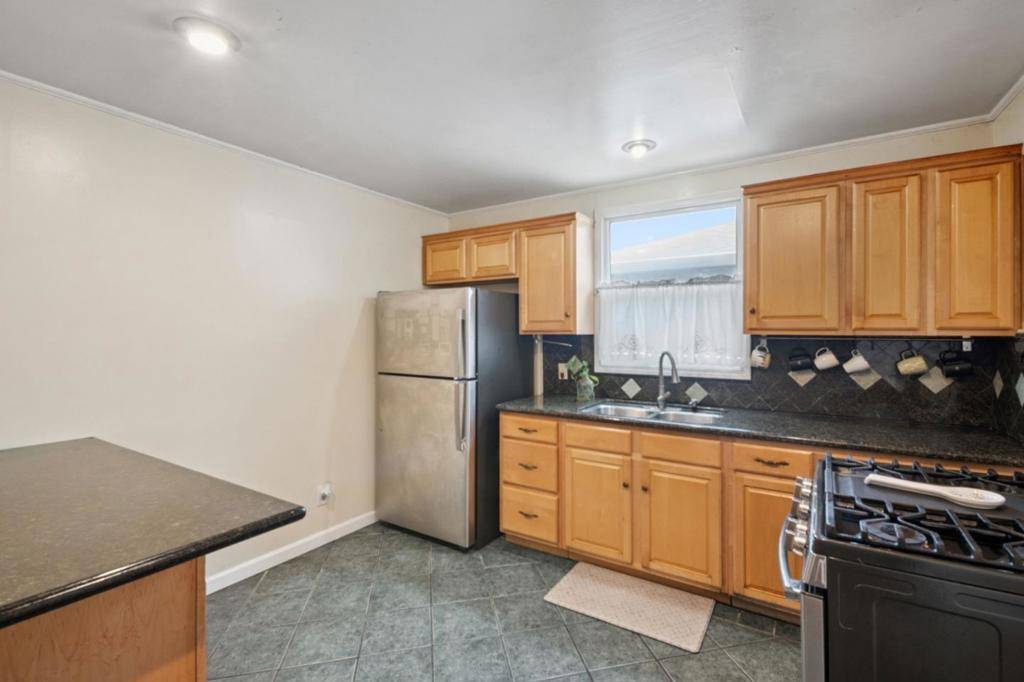 San Lorenzo, CA 94580,17315 VIA FLORES