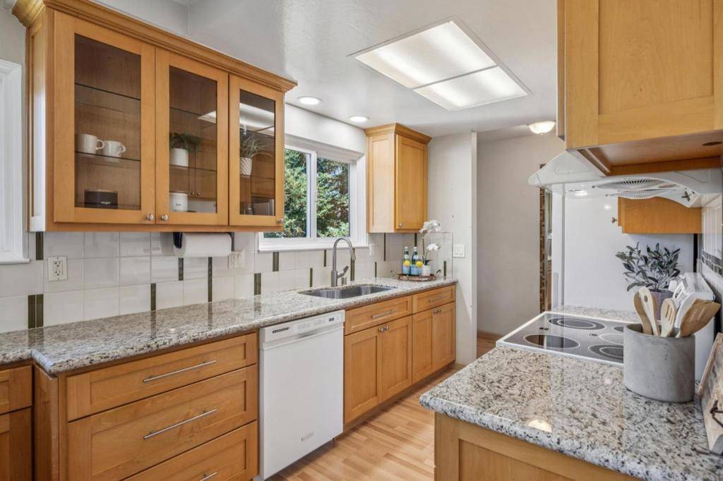 Mountain View, CA 94043,94 Flynn AVE #D