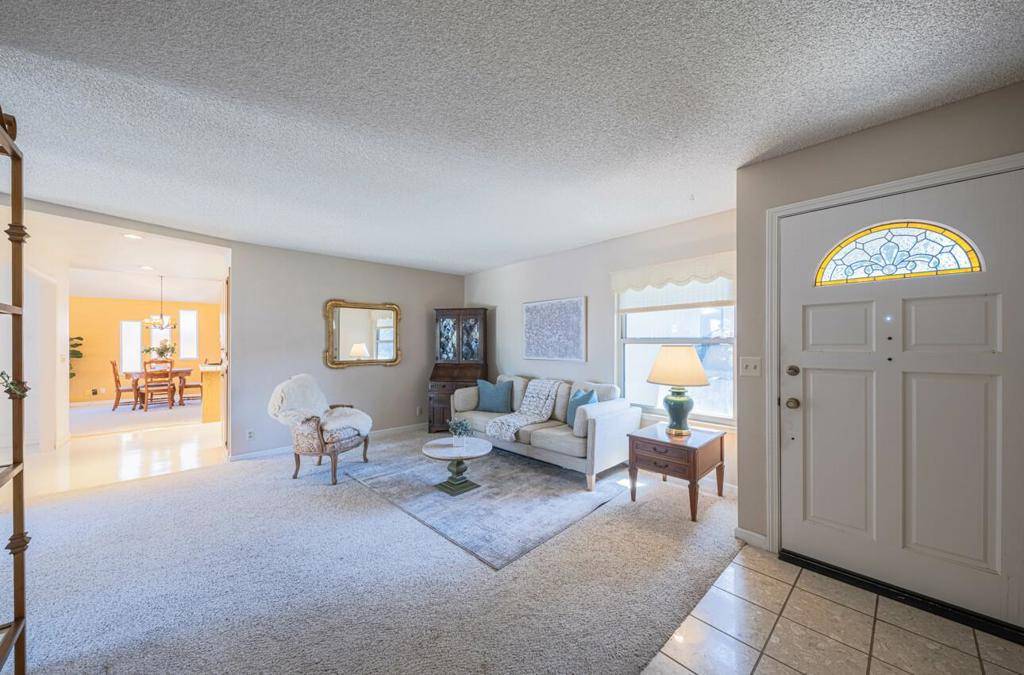 Salinas, CA 93901,322 Coleridge DR