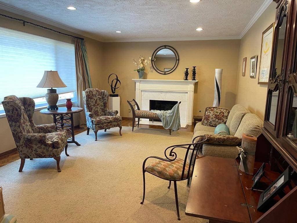 Hillsborough, CA 94010,55 Glengarry WAY