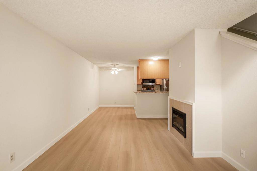 Daly City, CA 94015,385 Mandarin DR #11