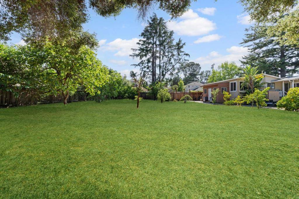 Los Altos, CA 94024,Lundy LN