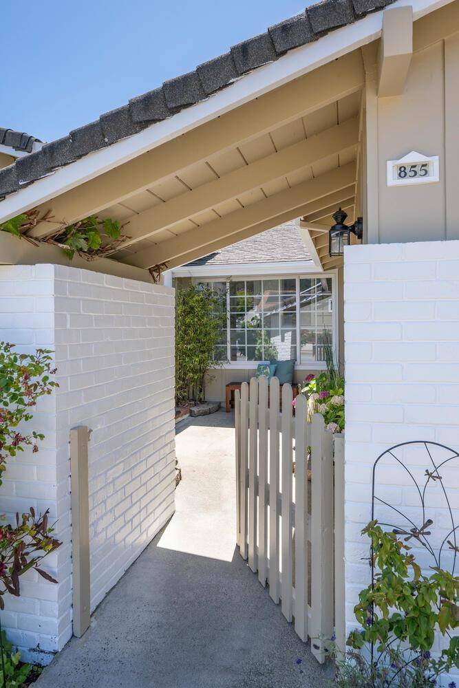 Millbrae, CA 94030,855 Mosswood LN