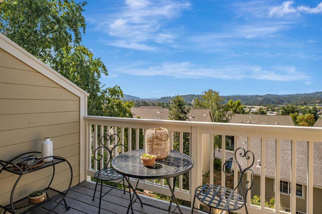 Scotts Valley, CA 95066,127 Arabian WAY