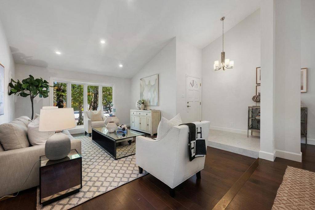 San Mateo, CA 94403,18 Condon CT