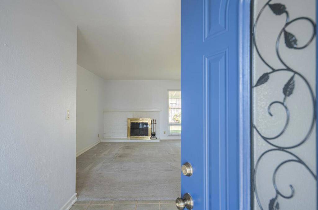 Salinas, CA 93901,1223 Padre DR