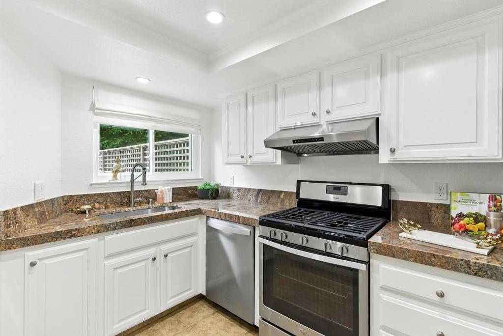 Santa Cruz, CA 95065,3101 Erin LN