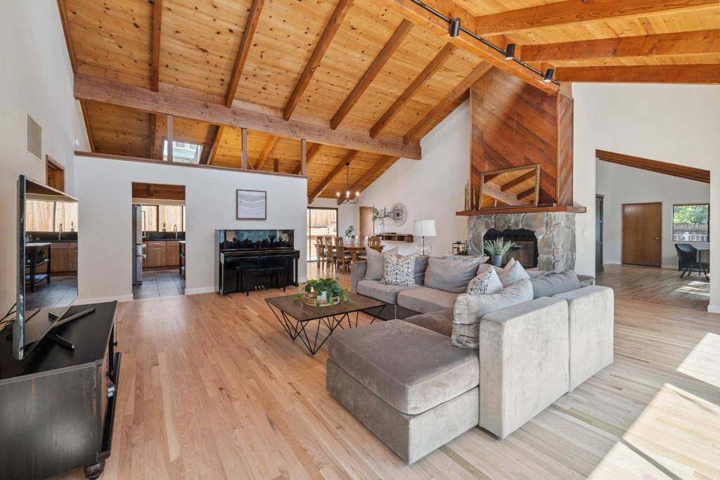 Scotts Valley, CA 95066,110 Kirkorian CT