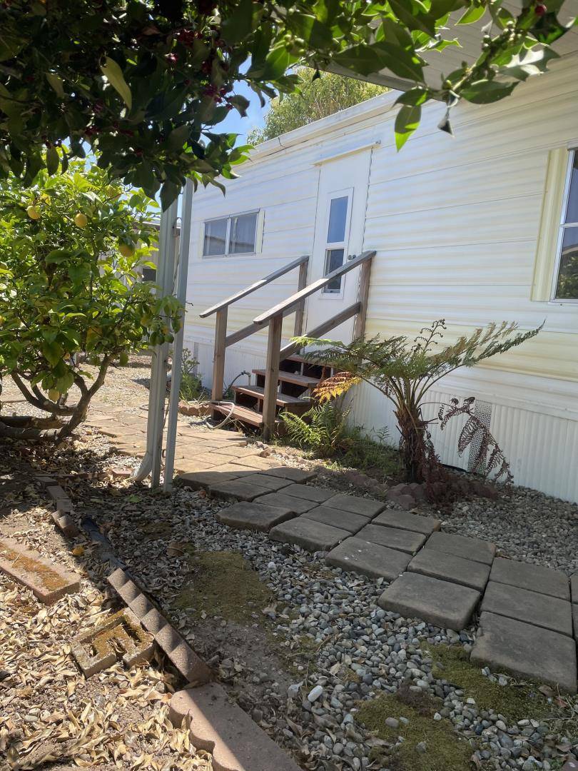 Santa Cruz, CA 95062,1099 38th AVE
