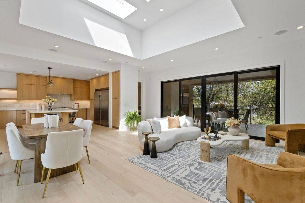 Monte Sereno, CA 95030,18061 Saratoga Los Gatos RD