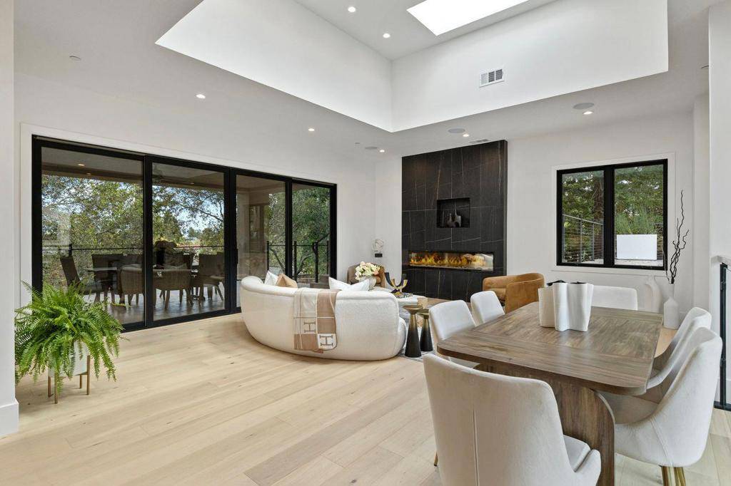 Monte Sereno, CA 95030,18061 Saratoga Los Gatos RD