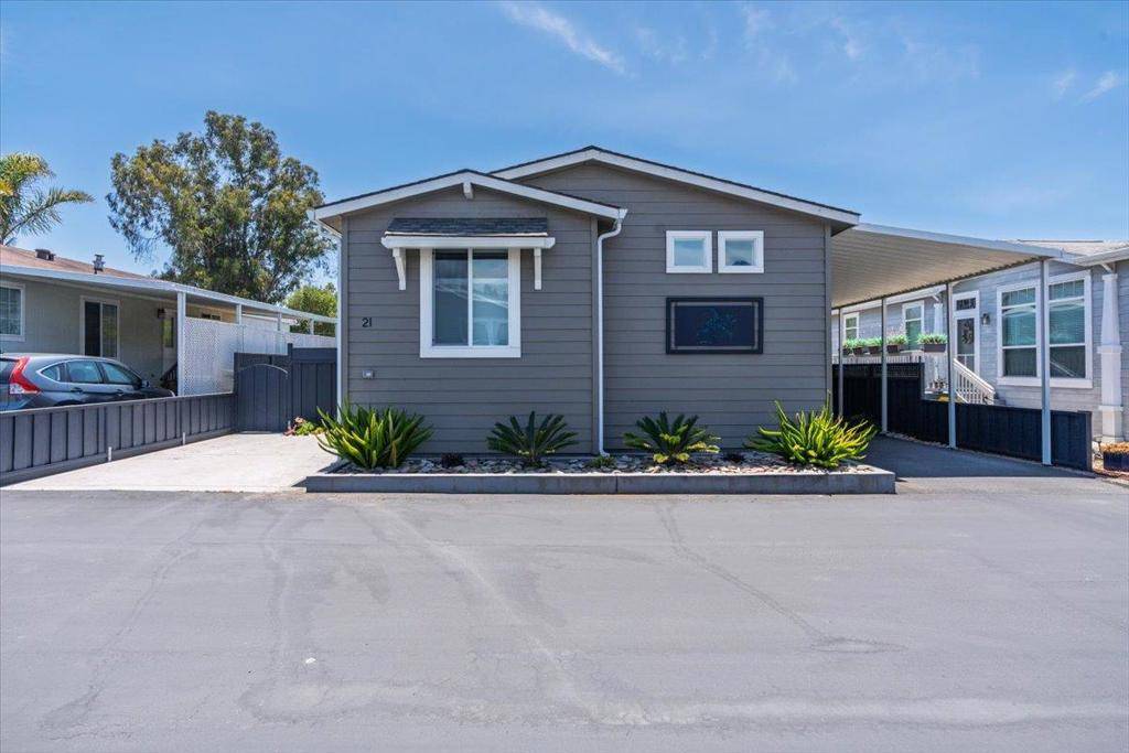 Aptos, CA 95003,21 Primrose ST