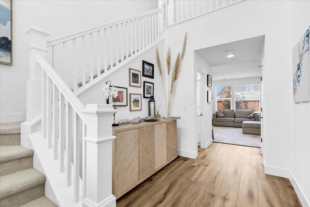 Marina, CA 93933,273 Skyview DR