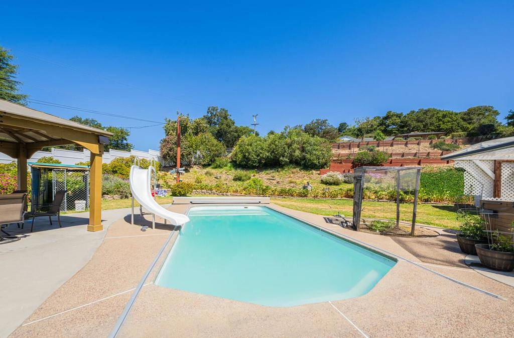 Salinas, CA 93907,18101 Berta Canyon RD