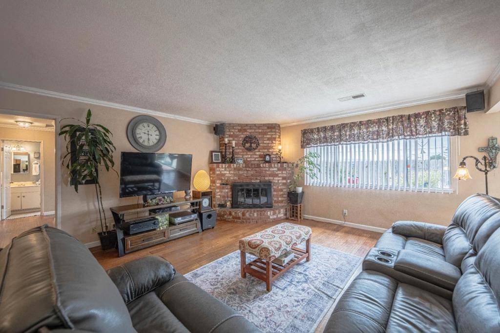 Salinas, CA 93906,19010 Souza WAY