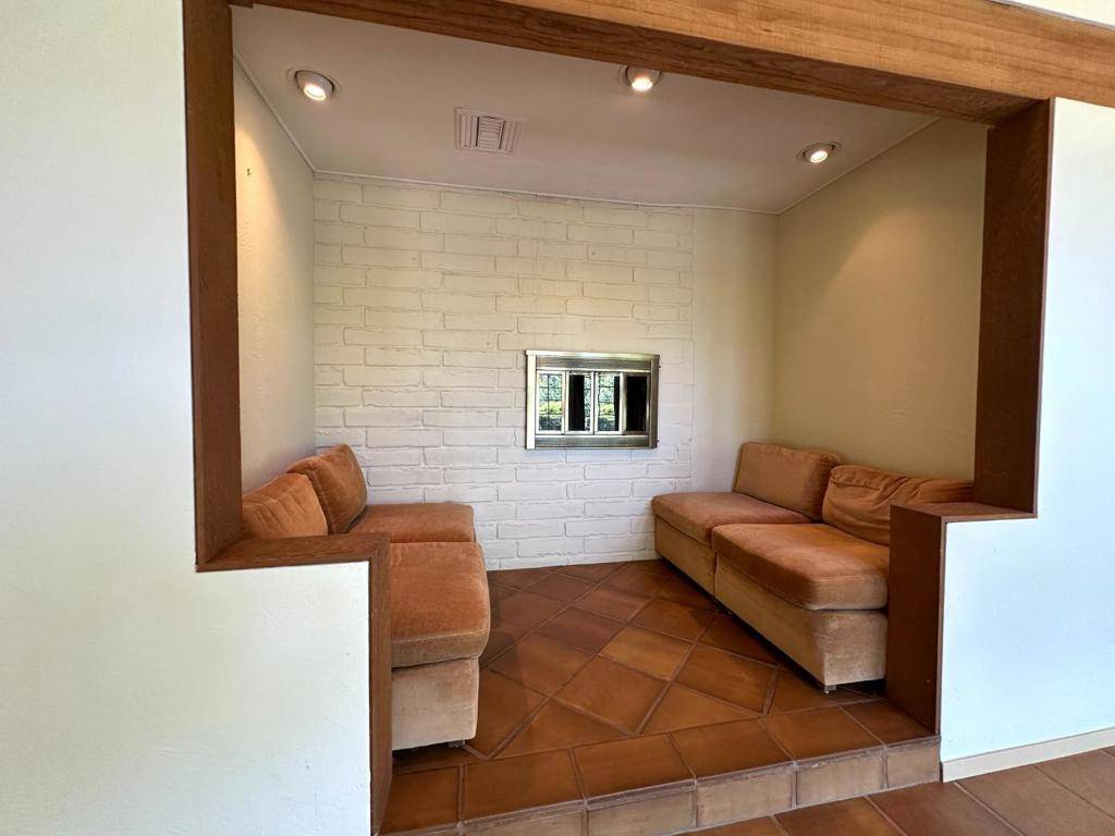 Los Altos Hills, CA 94022,25228 La Loma DR