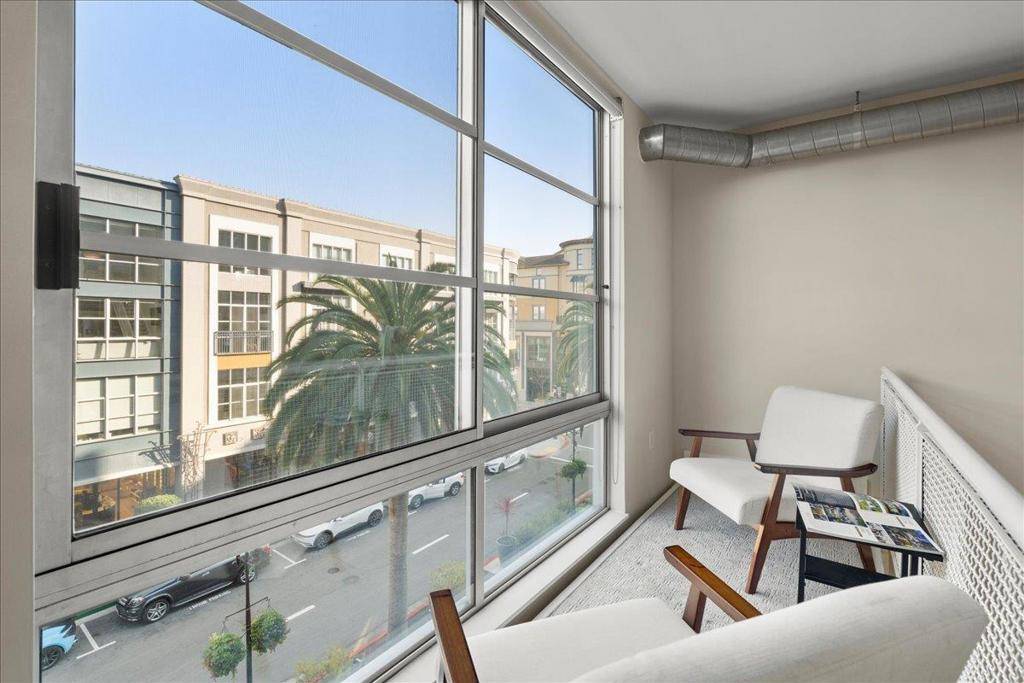 San Jose, CA 95128,333 Santana ROW #239