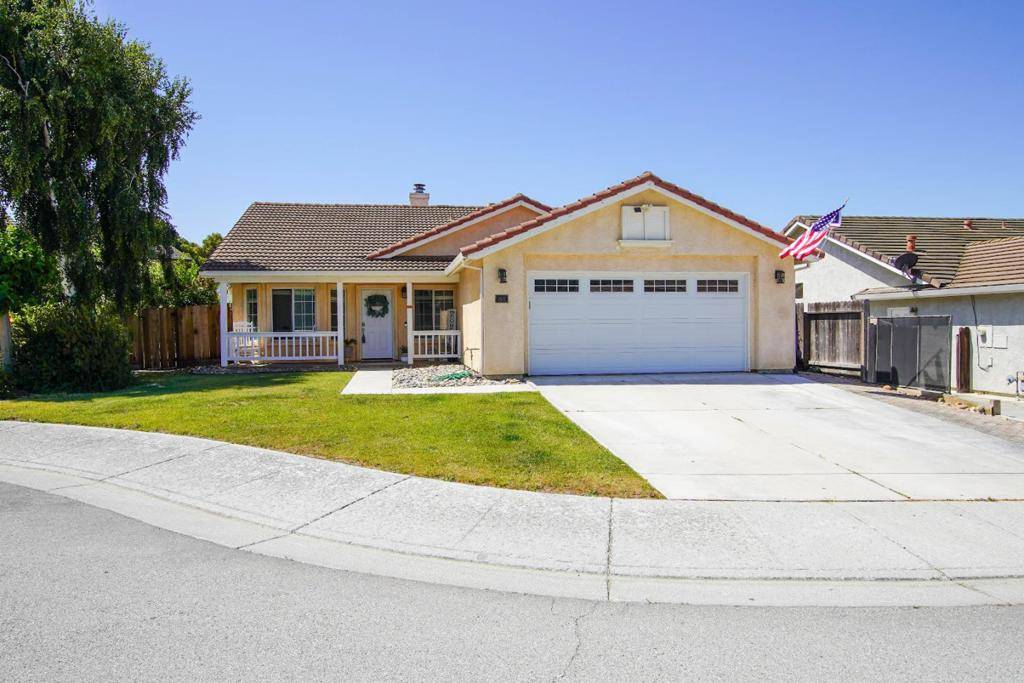Hollister, CA 95023,2171 Spruce DR