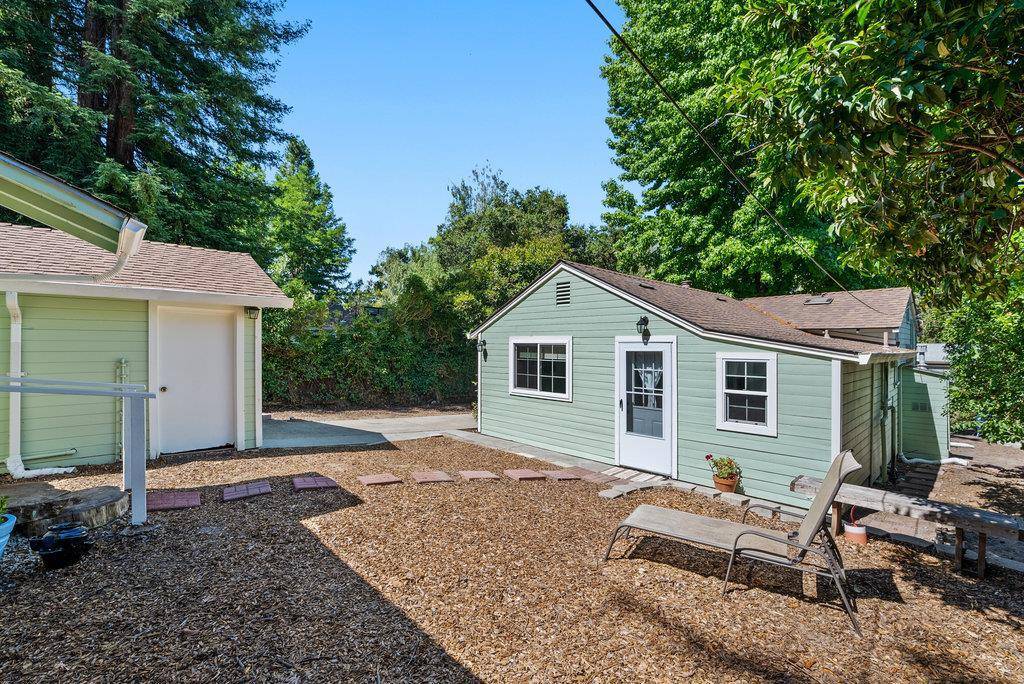 Ben Lomond, CA 95005,8494 Glen Arbor RD