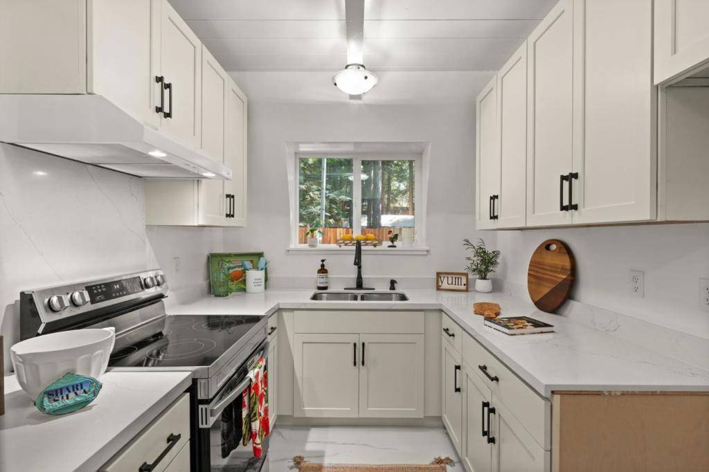 Felton, CA 95018,1666 Creek DR