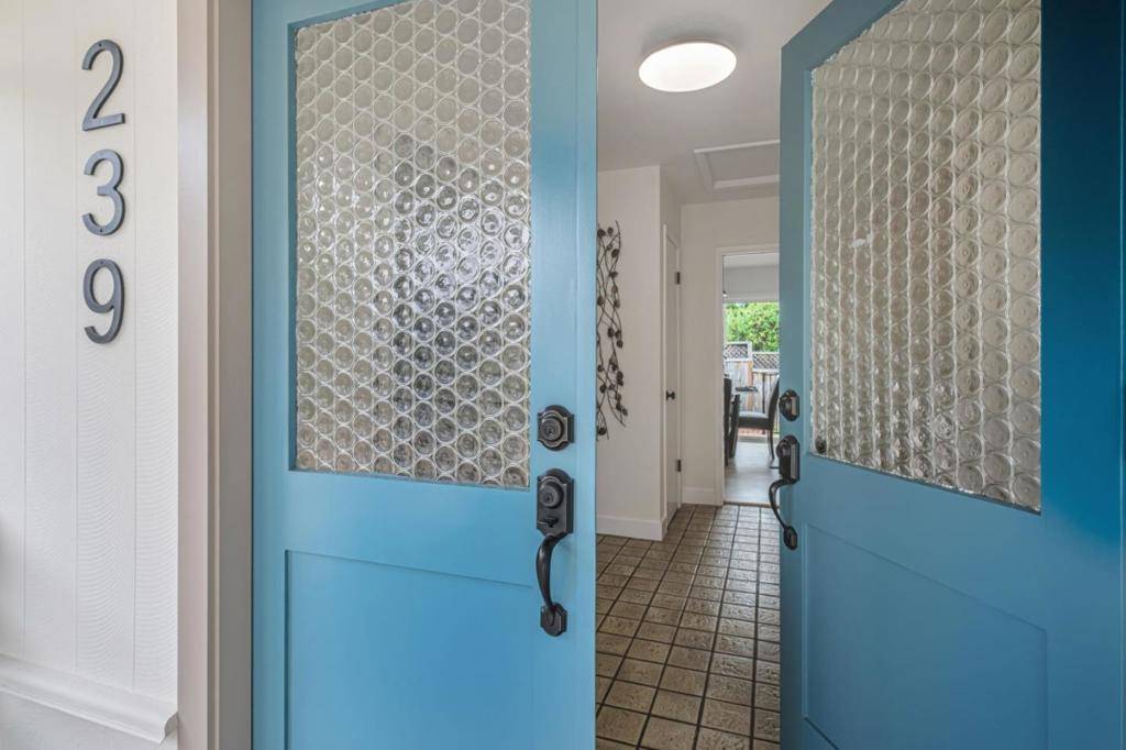 Santa Cruz, CA 95060,239 Segre PL