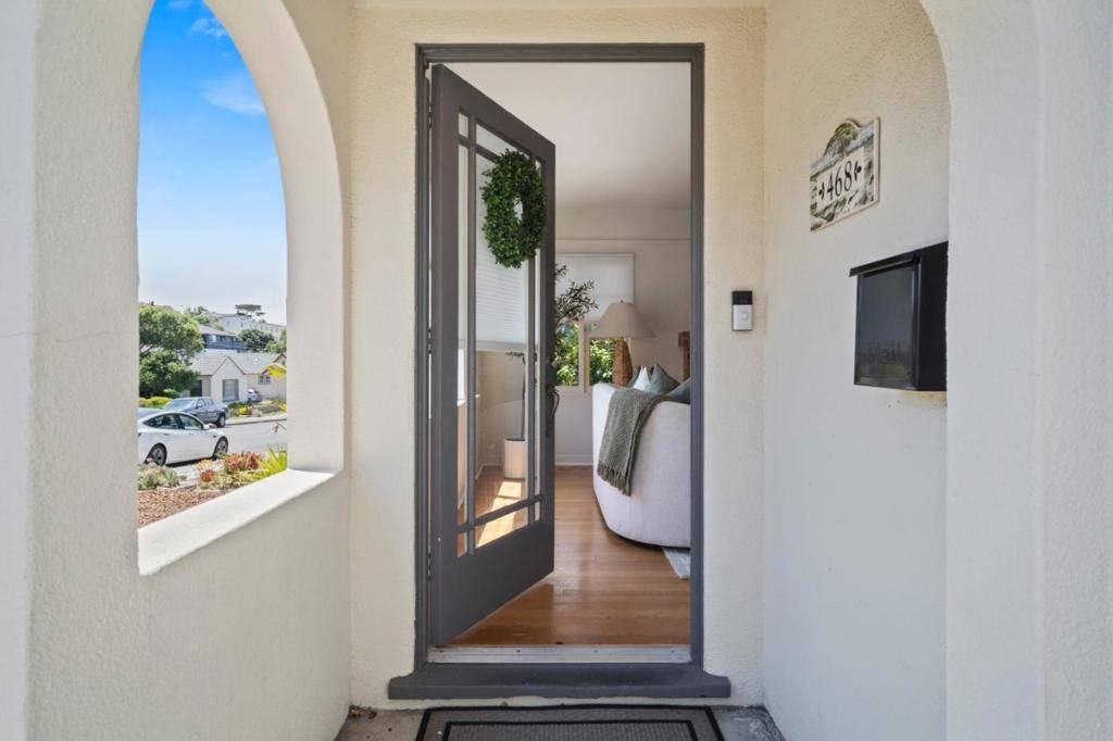 Pacific Grove, CA 93950,468 Gibson AVE