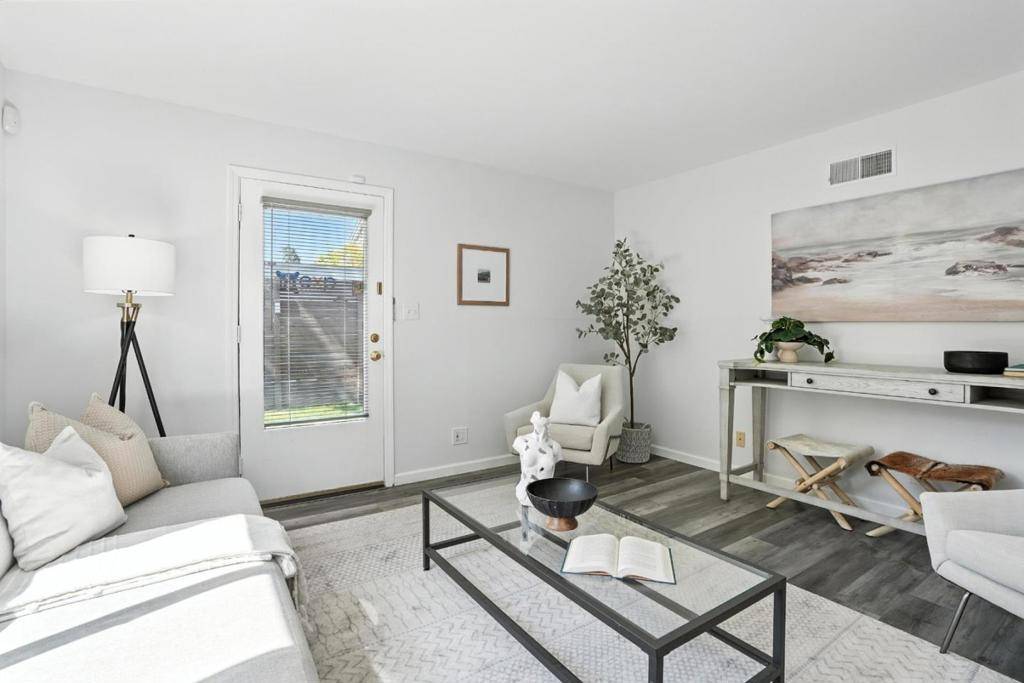 Burlingame, CA 94010,946 Laguna AVE