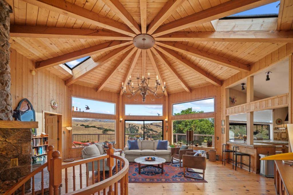 Carmel Valley, CA 93924,31420 Via La Naranga
