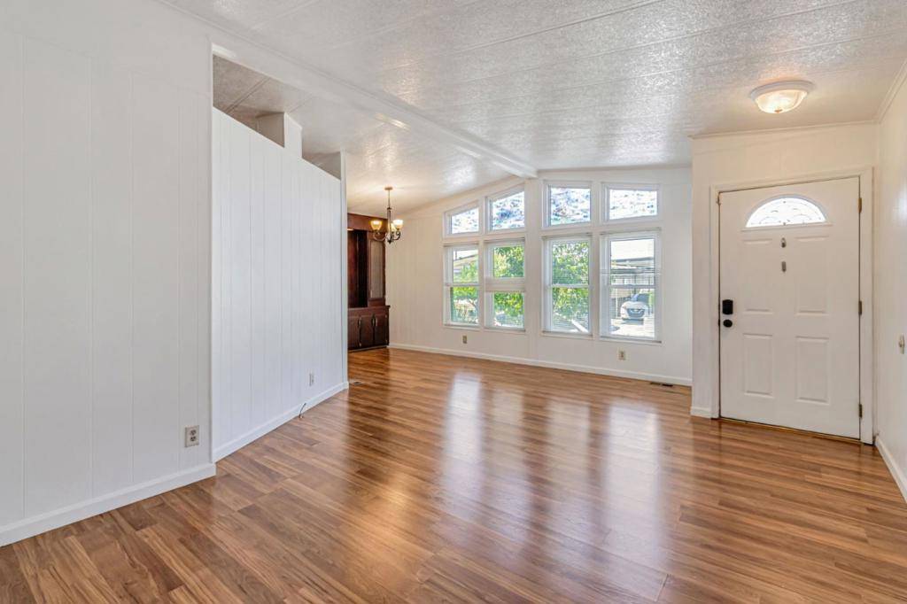 Tracy, CA 95376,812 W Clover RD