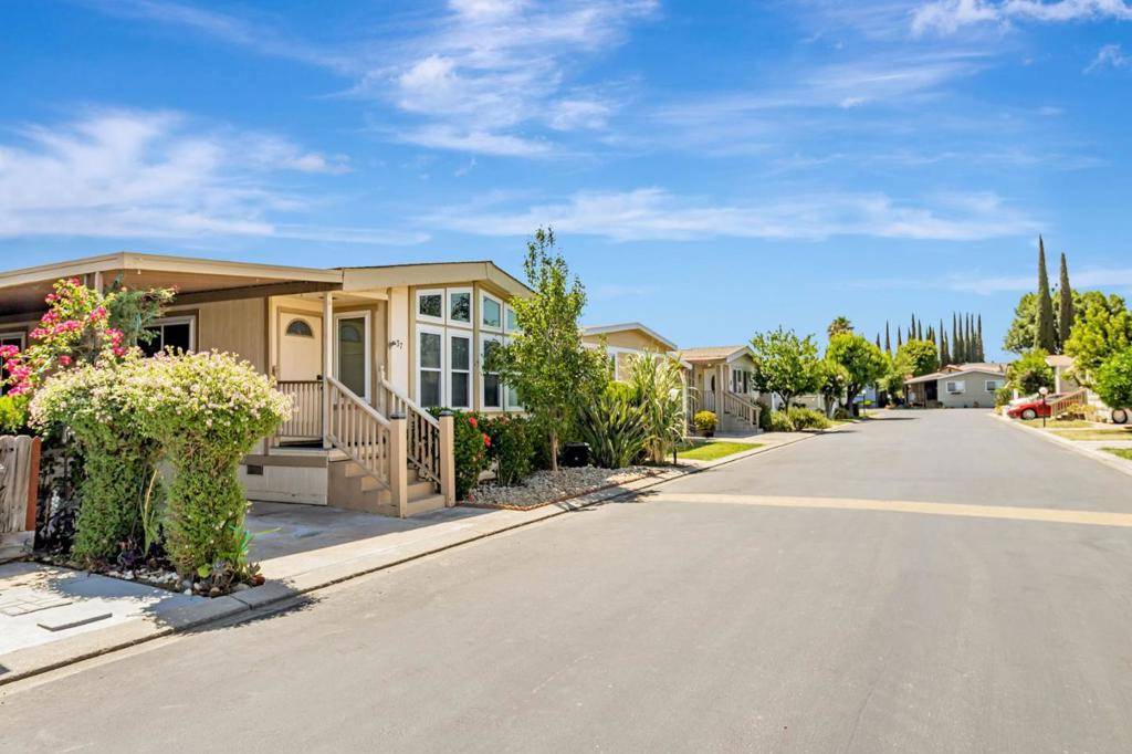 Tracy, CA 95376,812 W Clover RD