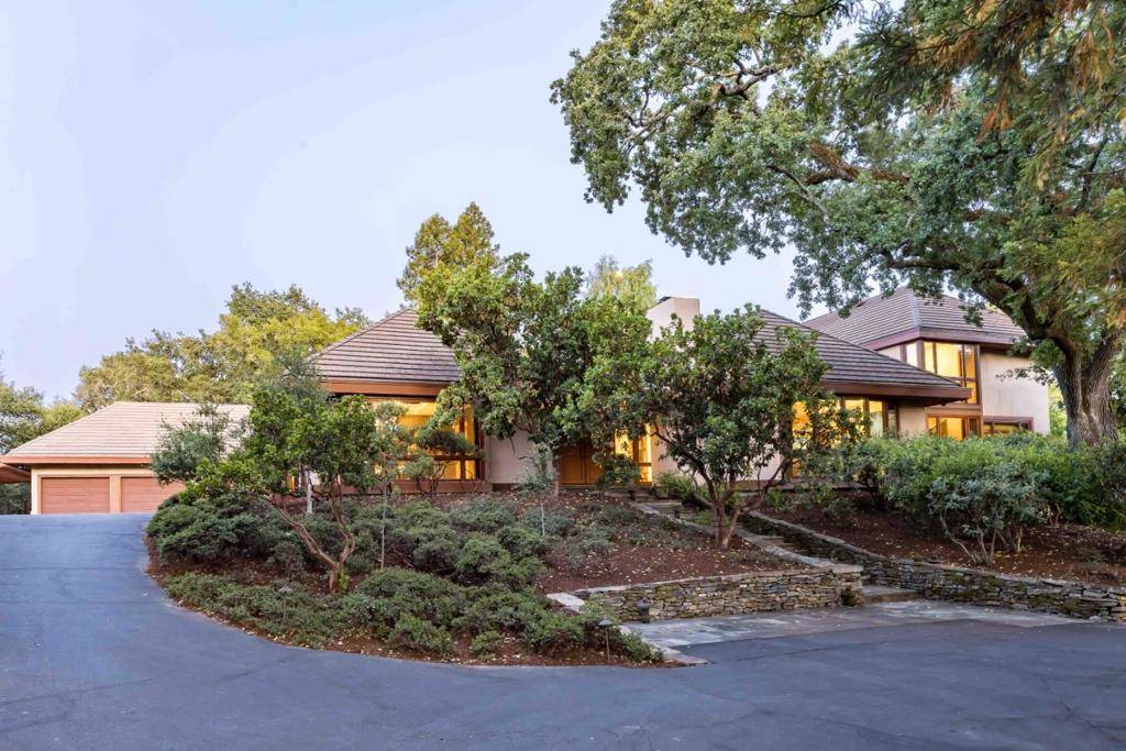 Woodside, CA 94062,140 Farm RD