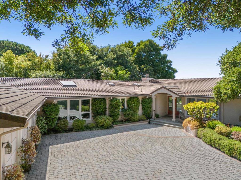 Hillsborough, CA 94010,581 Laurent RD