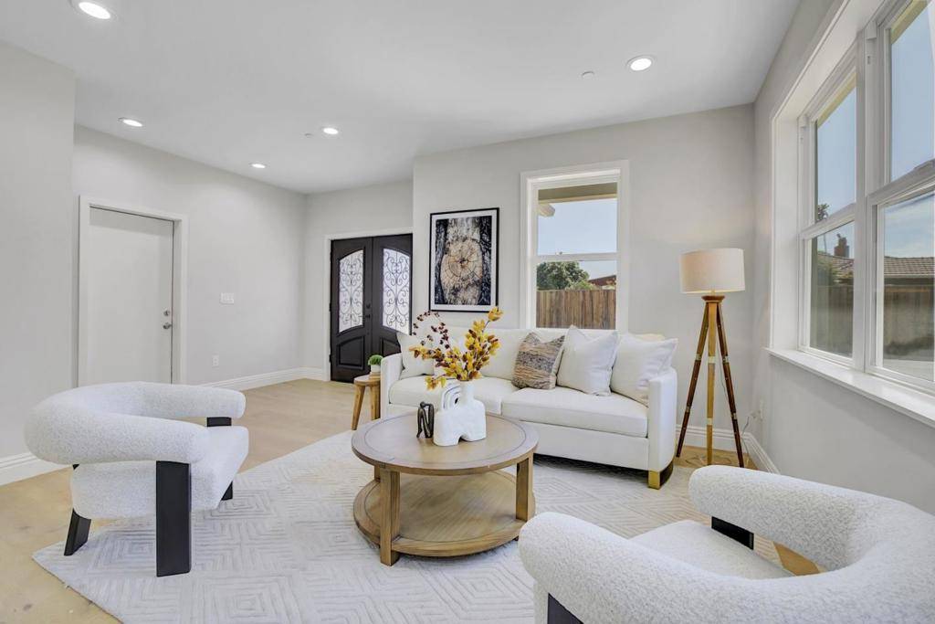Fremont, CA 94555,34926 Moina Shaiq