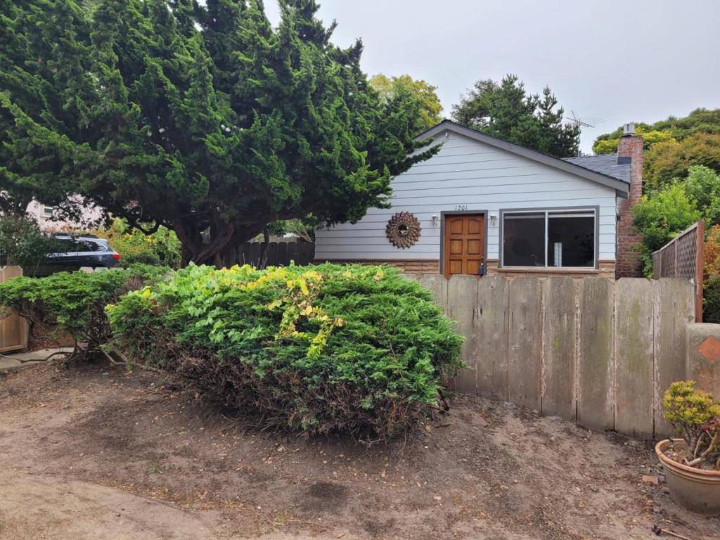 Pacific Grove, CA 93950,1201 David AVE