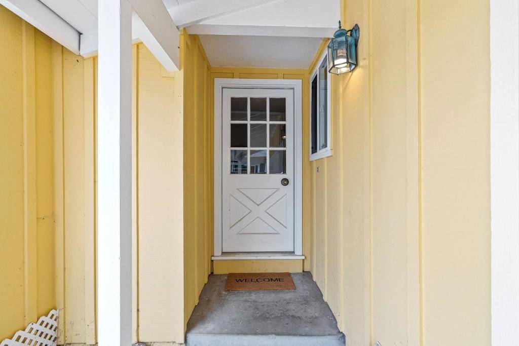 Capitola, CA 95010,150 Sir Francis CT