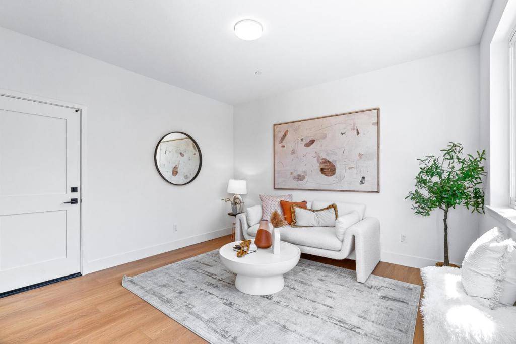 Redwood City, CA 94061,931 Woodside RD