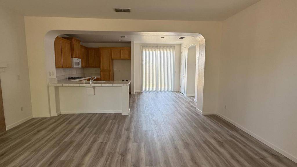 Sacramento, CA 95835,5906 Caddington WAY