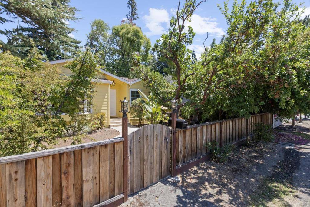 Menlo Park, CA 94025,2001 Valparaiso AVE