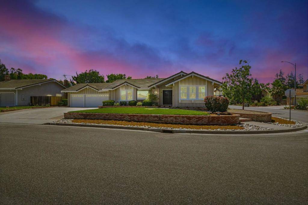 San Jose, CA 95135,3024 Meadowlands LN