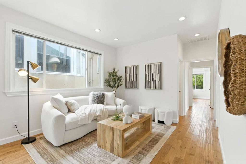 52 Eastwood DR San Francisco, CA 94112