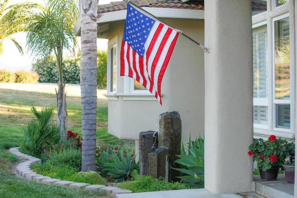 Hollister, CA 95023,303 Taryn CT