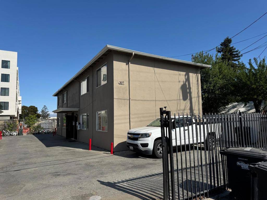 Redwood City, CA 94063,307 Pacific AVE