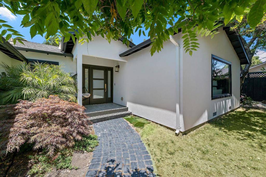 Menlo Park, CA 94025,1820 Santa Cruz AVE